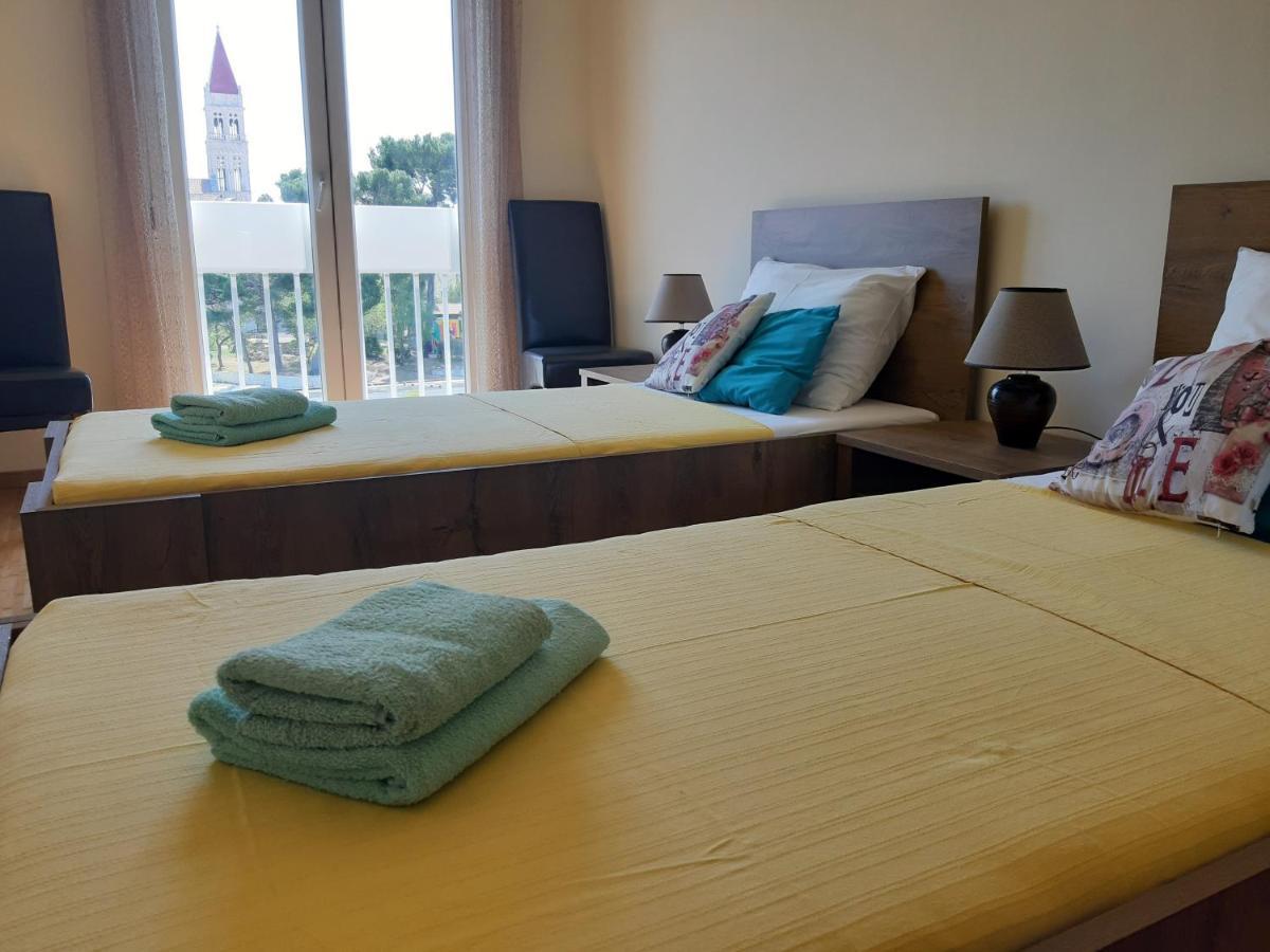 Apartman Petrovic City Center Trogir Luaran gambar