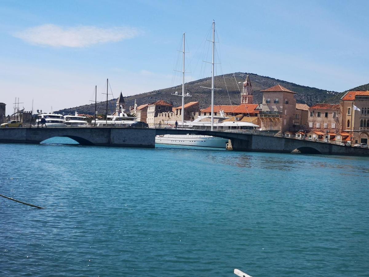 Apartman Petrovic City Center Trogir Luaran gambar